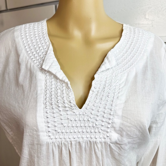 Light & Airy White Cotton Tunic Perfect for Summer evenings Embroidered - Picture 1 of 9